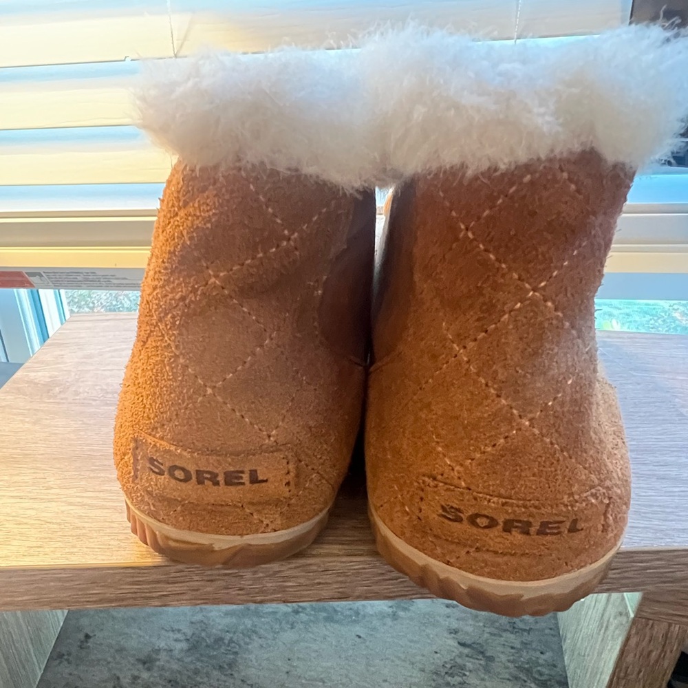 Women’s Sorel slippers - size 9
